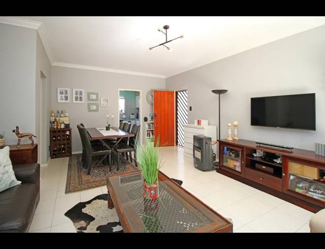 2 BEDROOM APARTMENT FOR SALE IN RIVONIA